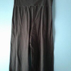 Newport News yoga goucho pants Size Medium